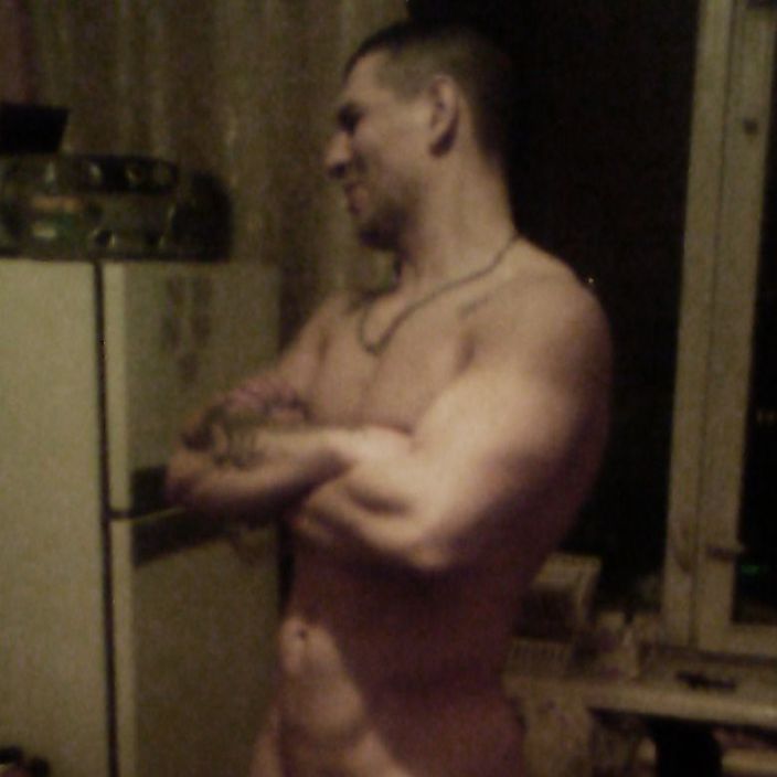 вышел покурить)