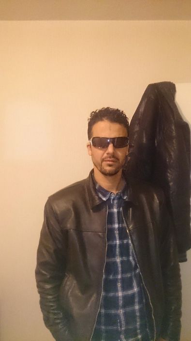 Если не кому отдаться....Женщины отдаются работе))