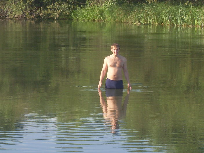 я))