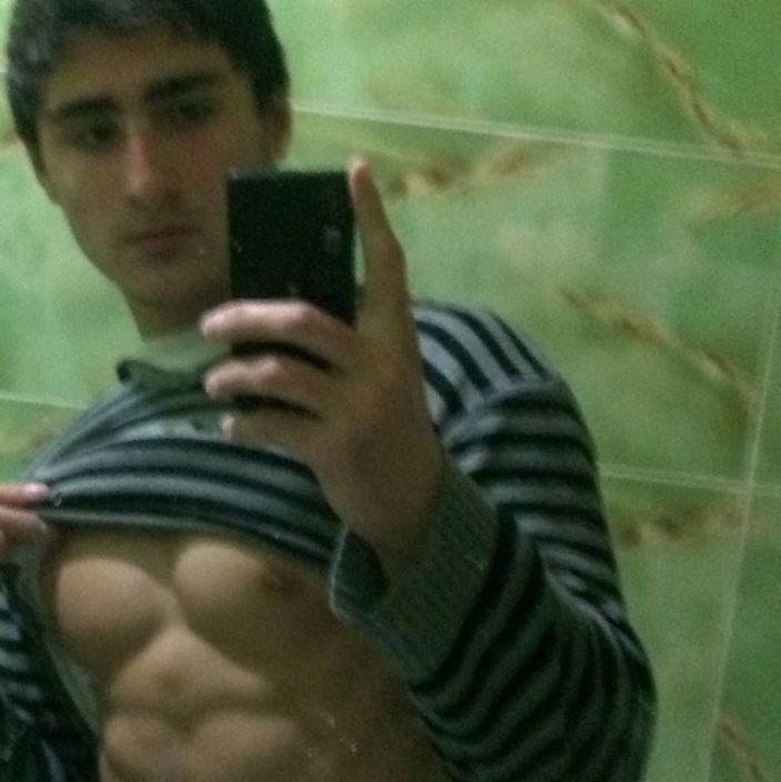 gamer.wanex1  > ETA MOIH SKAIP ( THIS IS MY SKYPE)