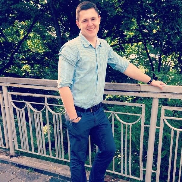 Я,забор и кусты