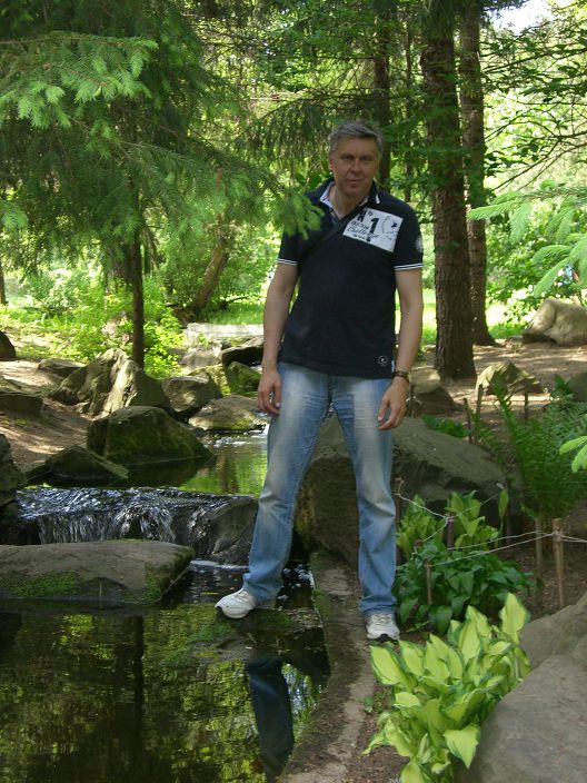 В саду