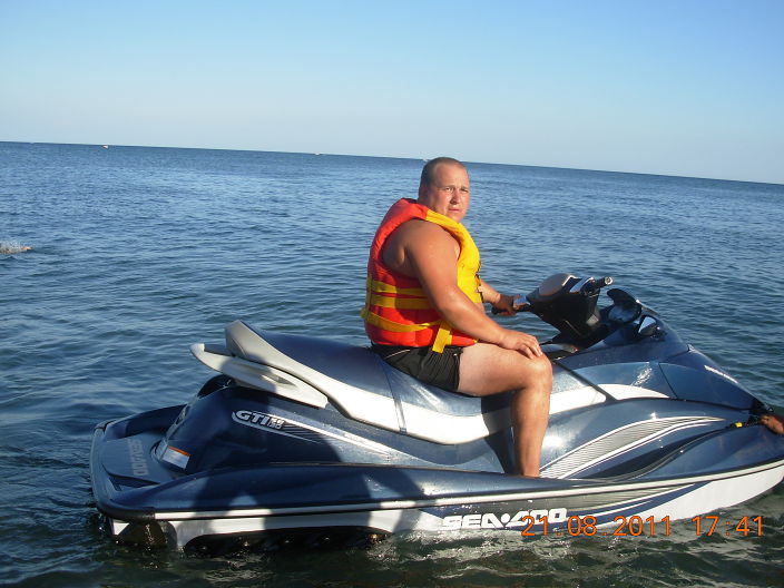 на море
