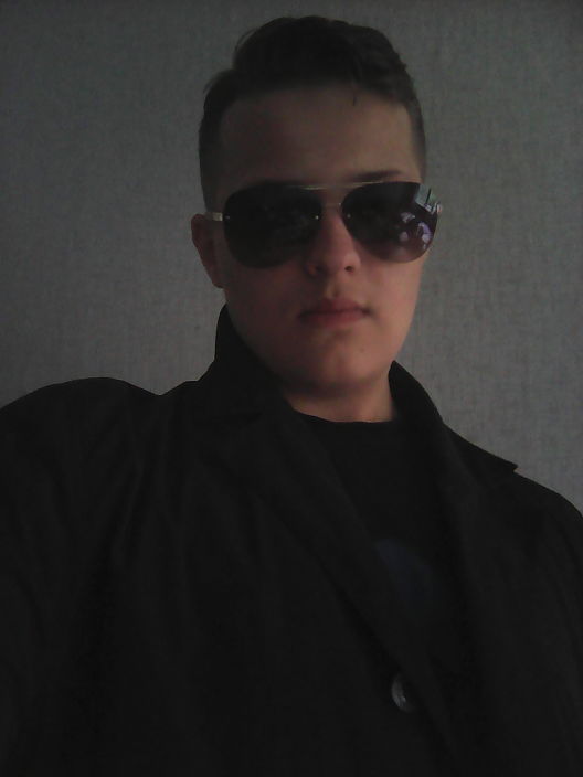 крут парень