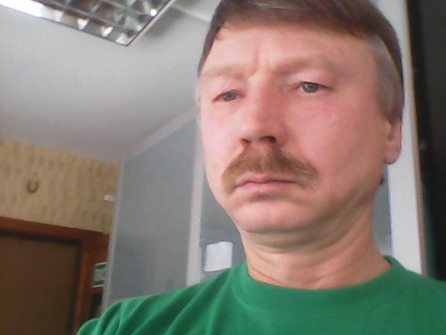 СТЕПАН.    ИСЧУ    ДЕВУВУШКУ.