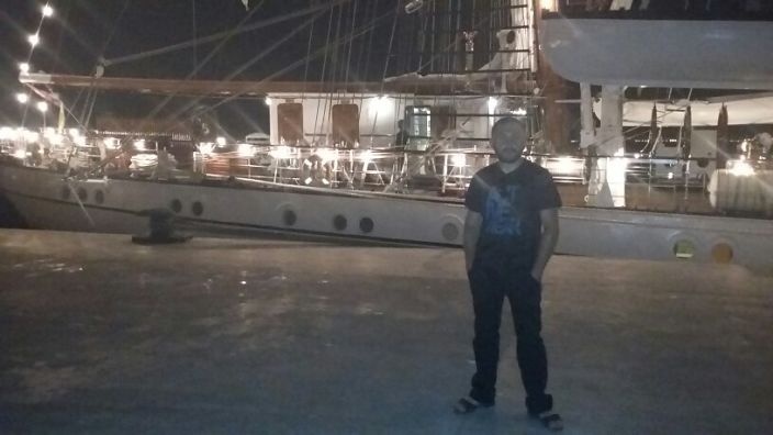 я ищу тебя что б принести тебе наслождение