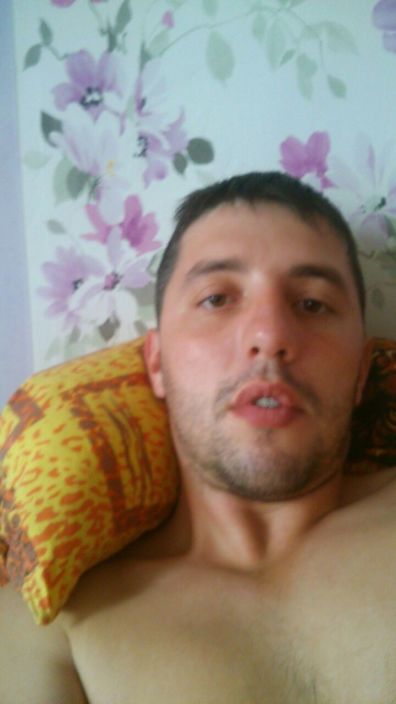 Не много не бритый