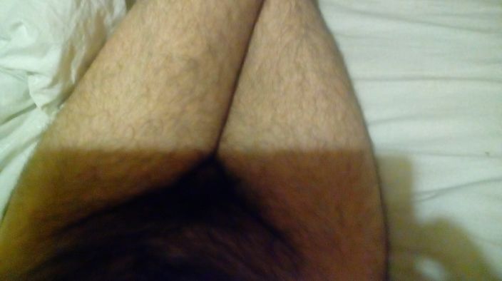 Bi nude