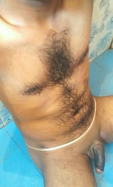 My wet naked body. Who wanna taste it and tempt me...