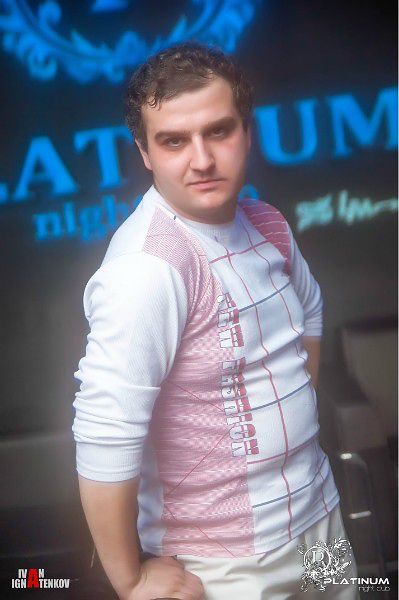 В клубе