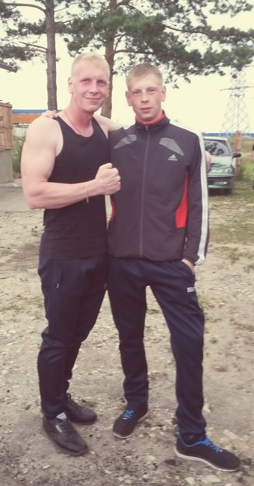 я))))))))))))))))))