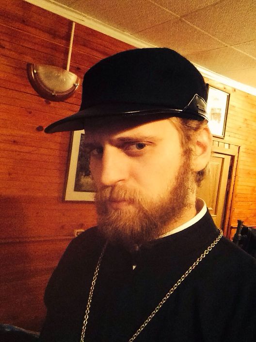 это он, т.е. я