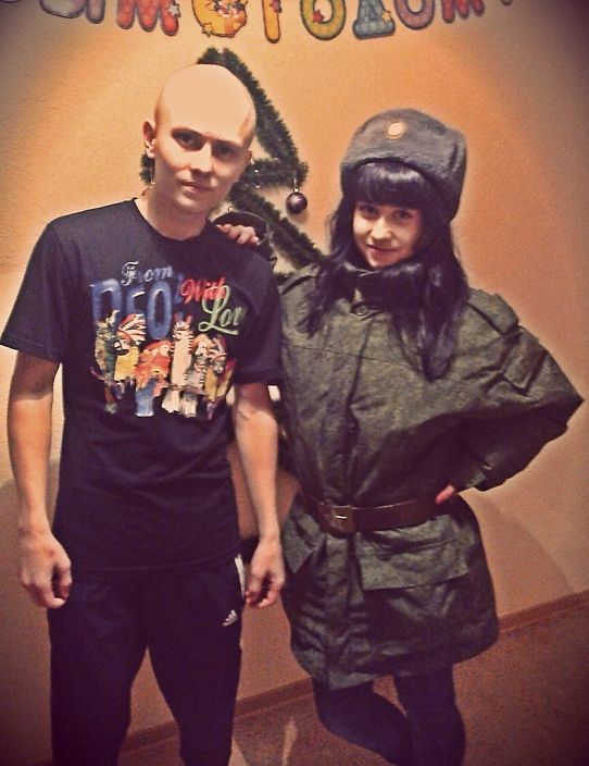 Я с сестрой!