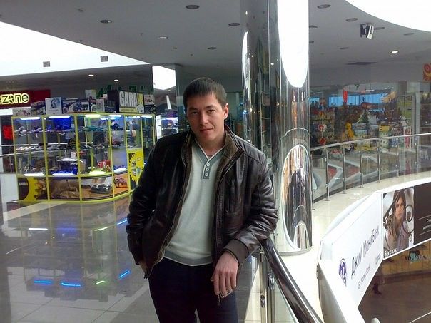 красавчик)