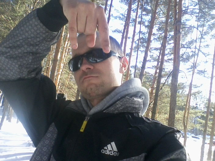 без сигареты на фоне весны...