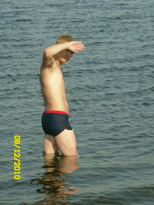 на море