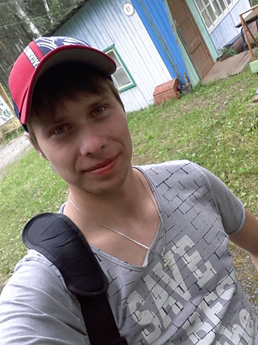 Красавец сережа)