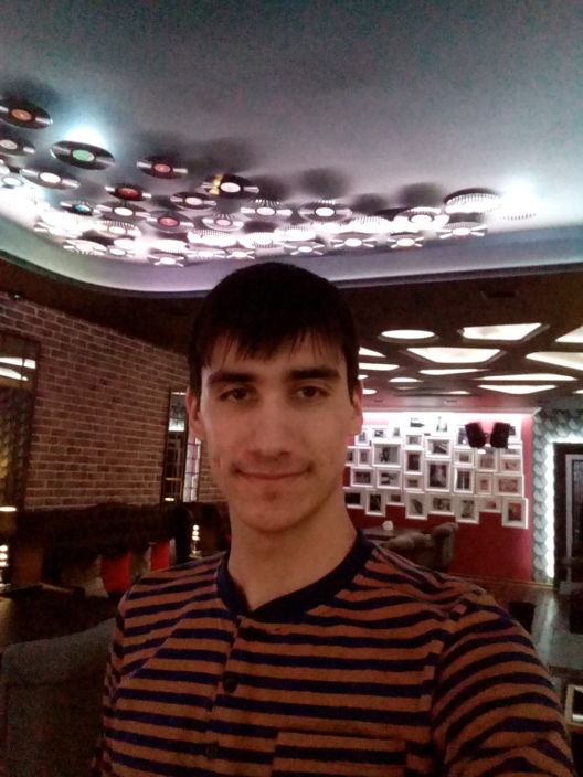 на работе.....