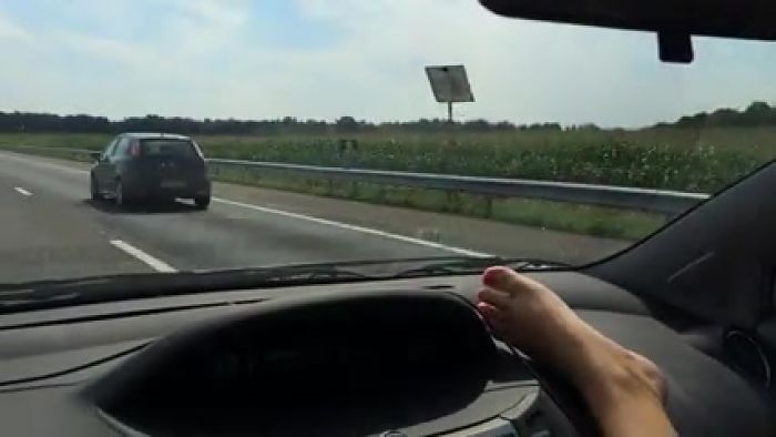 эксби в машине