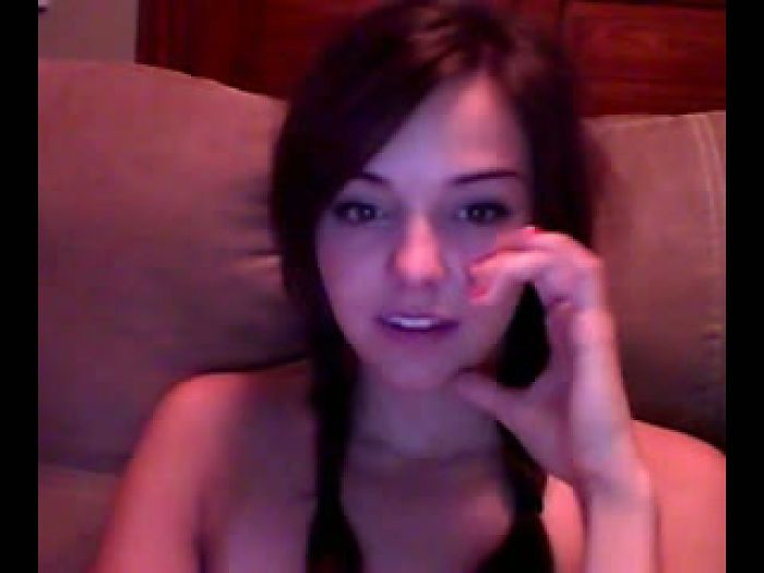 Webcam girl play with her pussy