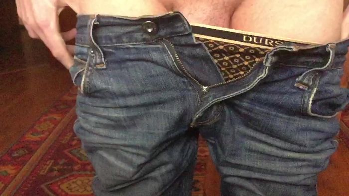 Мой член выпрыгивает из штанов