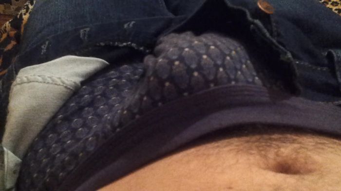 возбудился