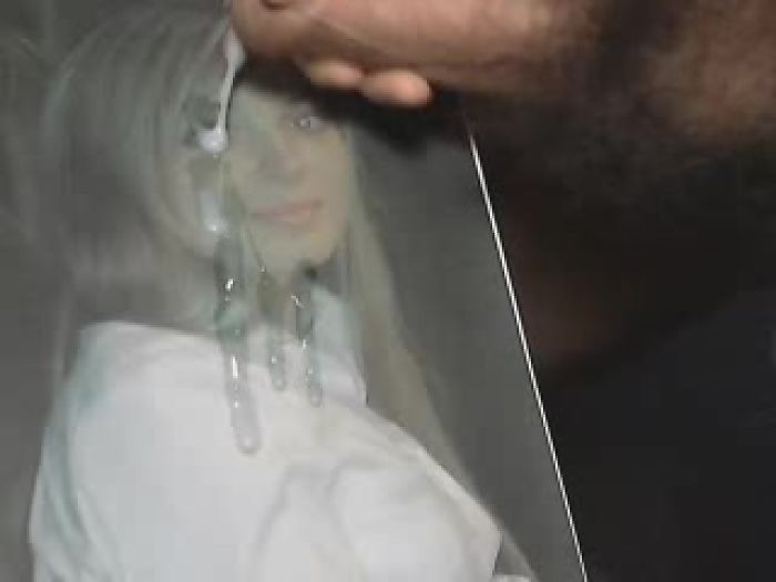 Густо кончаю на принцессу