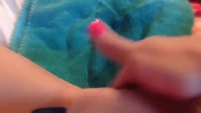 мастурбирую и струйка в конце