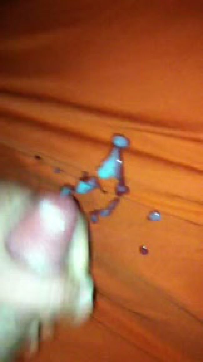 любая девушка помогает мне