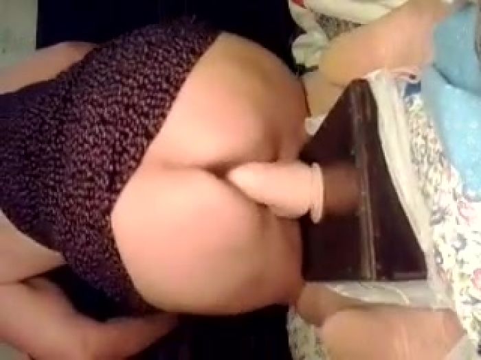 Чё это она делает?!