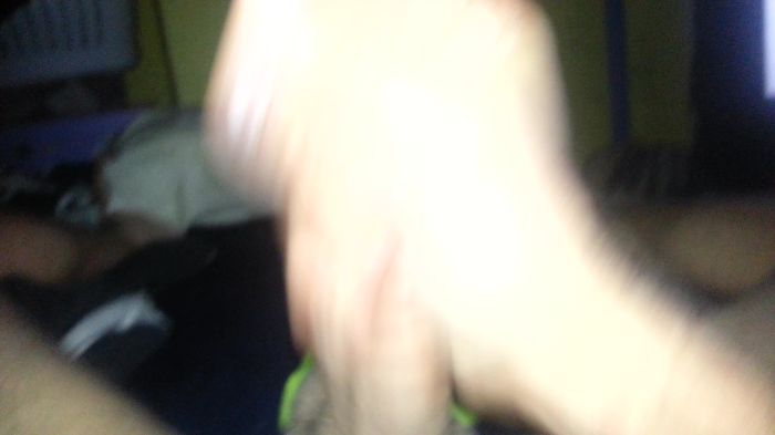 Quick wank with cumshot