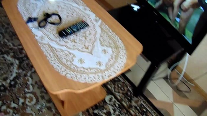 пыталась сесть на член и села))