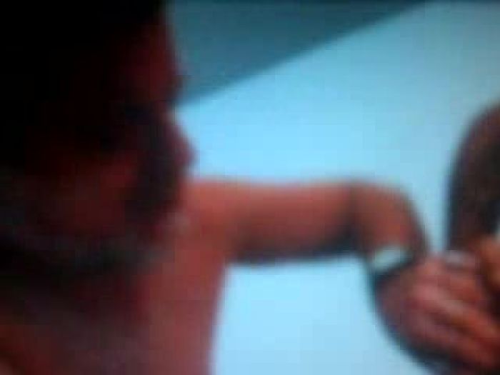 ГОМИКИ ЕБУТСЯ РЕЗИНОВЫМ ХУЕМ