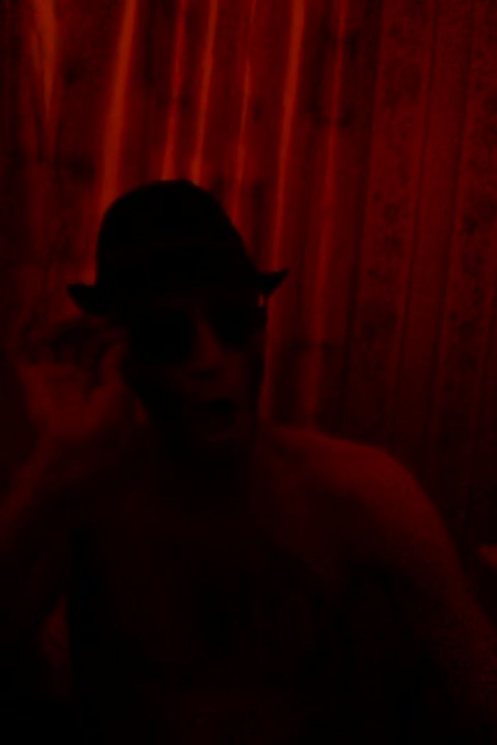 гнёт ничего святого